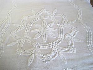 Vtg Retro Fluffy Plush White DB Chenille Bedspread w Floral Design