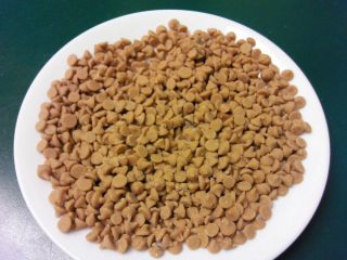 1 2 lb Goldenfeast Mini Peanut Butter Drops Chips Morsels Bird Food Treat Baking