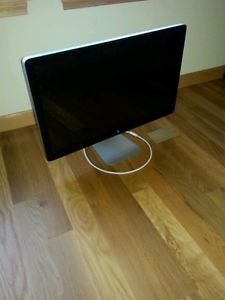 Apple Cinema LED Cinema Display 24" Widescreen LCD Monitor with Built In