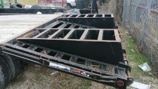 25ft Dually Axle Gooseneck Flatbed Trailer Swing Down Ramps Electric Brakes