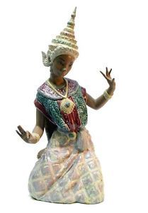 Lovely 17" Tall Retired Lladro Gres Figurine "Thai Dancer" Ref 2069