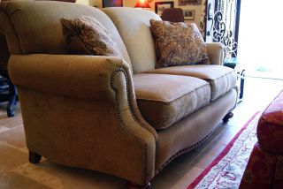 Bassett Club Room Loveseat Sofa Solid Brass Chenille w Tapestry Throw Pillows