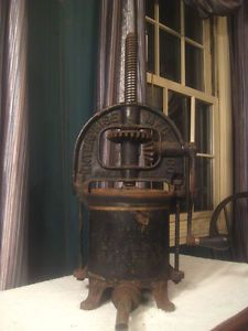 Old Antique 1906 Cast Iron Enterprise Hand Crank Gear Fruit Wine Press