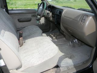 Toyota Tacoma Pickup 4CYL Automatic Transmission Low Miles Nice