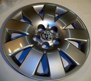 2003 toyota corolla hubcap