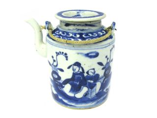 C1860 Traditional Chinese Blue and White Teapot