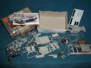 Plastic Model Kit AMT 1970 Chevelle SS 454 Muscle Car 1 25 Scale Kit 2004 China