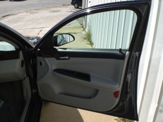 Gray Clean Cloth Interior Woodgrain Dash Automatic V6 Must Sell Cheap Nice Car
