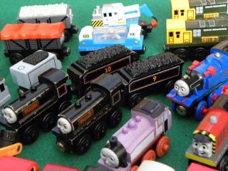 1 CLEARANCE Sale Various Thomas Wooden Trains for Train Sets Take Your Pick