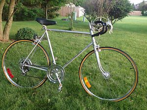 1975 Schwinn Continental 10 Speed Road Racing Bicycle New Tires Cycle Touring