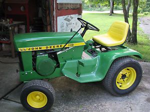 John Deere 110 Lawn Tractor