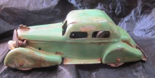 Wyandotte Vintage Metal Toy Car Green with Rubber Tires Wheels Battery Operated