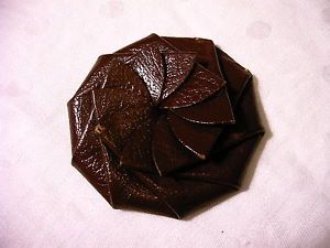 Vintage Pinwheel Shaped Squeeze Brown Leather Change Coin Purse