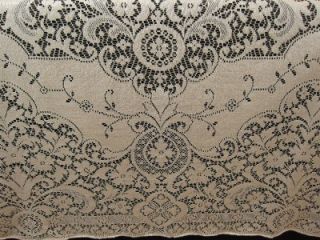 Vtg Cream Oval Banquet Quaker Lace Tablecloth 66" x 134" EZ Care Very Pretty