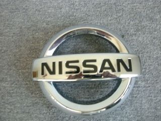Nissan 62890 EA500 Frontier Pathfinder Xterra Center Grille Emblem