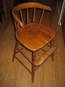 Vintage 1920's Wood Children's Youth Chair Oak w Curved Back Ornate Spindles