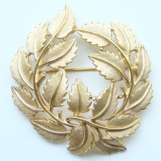 Vintage Crown Trifari Large Stylized Leaf Brooch Pin Gold Tone Signed