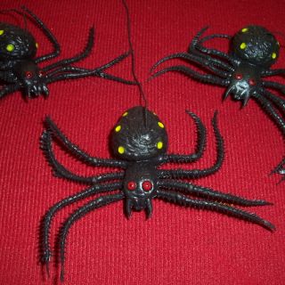 5 Rubber 5" Fake Spider String Halloween Prop Scary