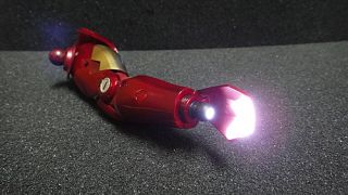 Hot Toys 1 6 Scale The Avengers Iron Man Mark VII Arms with Forearm Rockets