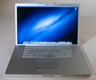 Apple MacBook Pro 17" Laptop MB166LL A February 2008 Super Clean No Dents
