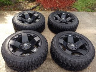 22" Rockstar Wheels with Toyo 35 MT Tires